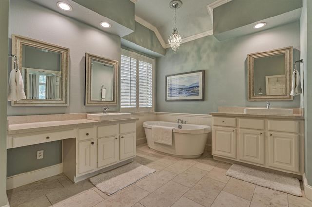 87 W Honey Grove Place, The Woodlands, TX 77382