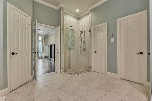 87 W Honey Grove Place, The Woodlands, TX 77382