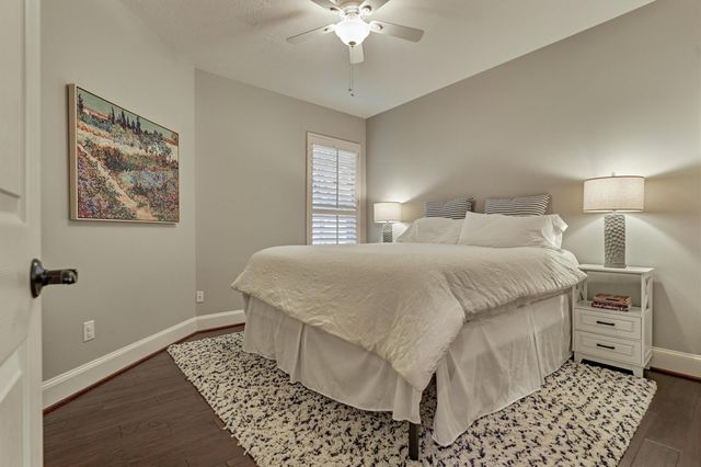 87 W Honey Grove Place, The Woodlands, TX 77382