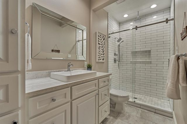 87 W Honey Grove Place, The Woodlands, TX 77382