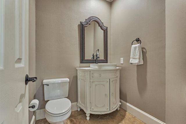 87 W Honey Grove Place, The Woodlands, TX 77382