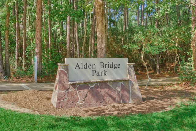 87 W Honey Grove Place, The Woodlands, TX 77382