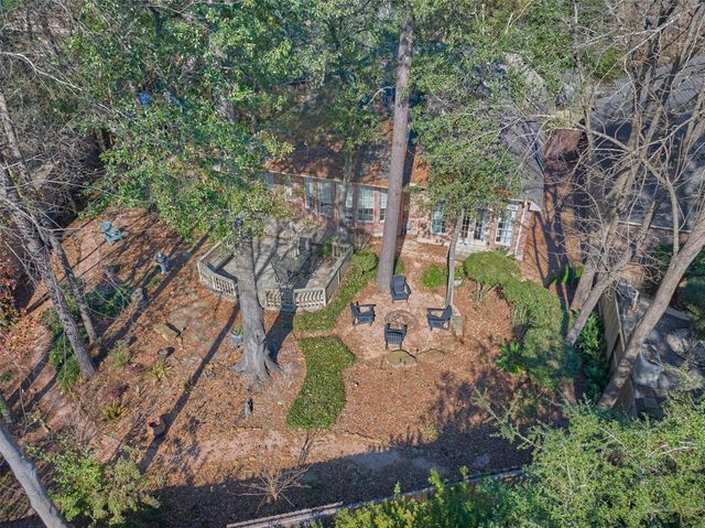 87 W Honey Grove Place, The Woodlands, TX 77382