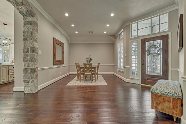 87 W Honey Grove Place, The Woodlands, TX 77382