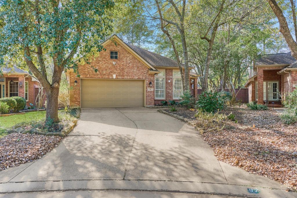 87 W Honey Grove Place, The Woodlands, TX 77382