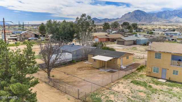 10229 S HONEYSUCKLE Drive, Hereford, AZ 85615