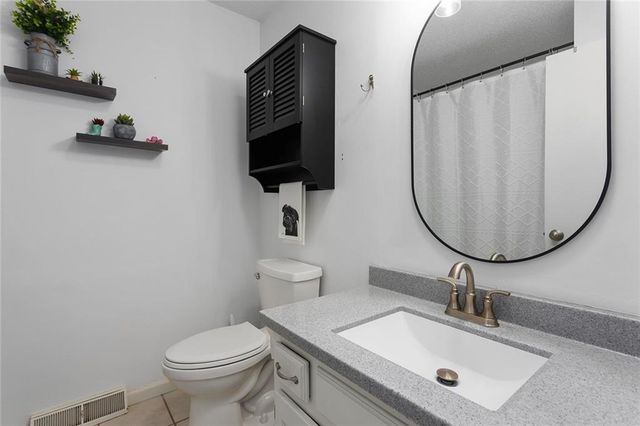 5330 NW 87th Court, Kansas City, MO 64154