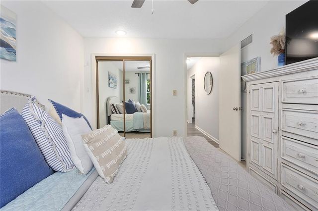 5330 NW 87th Court, Kansas City, MO 64154