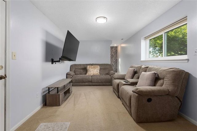 5330 NW 87th Court, Kansas City, MO 64154