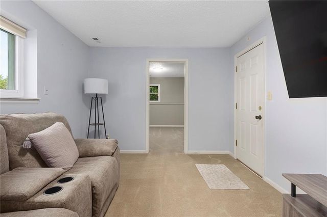 5330 NW 87th Court, Kansas City, MO 64154