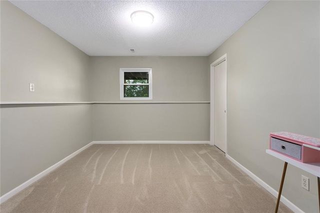 5330 NW 87th Court, Kansas City, MO 64154