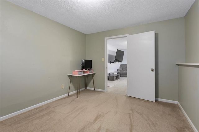 5330 NW 87th Court, Kansas City, MO 64154