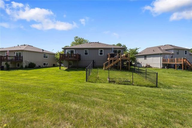 5330 NW 87th Court, Kansas City, MO 64154