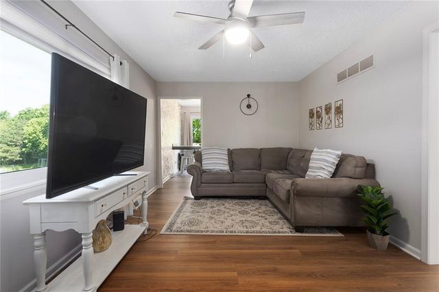 5330 NW 87th Court, Kansas City, MO 64154