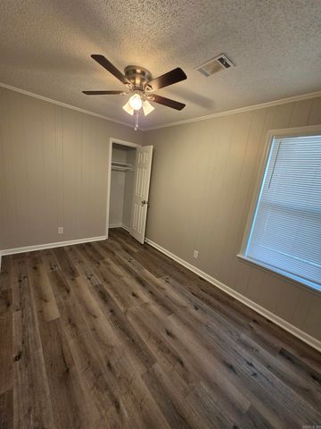 17811 Puckett Rd, Alexander, AR 72002