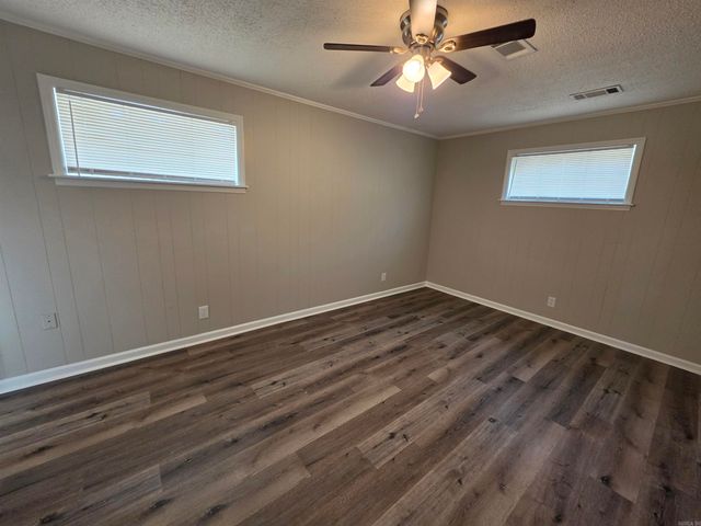 17811 Puckett Rd, Alexander, AR 72002