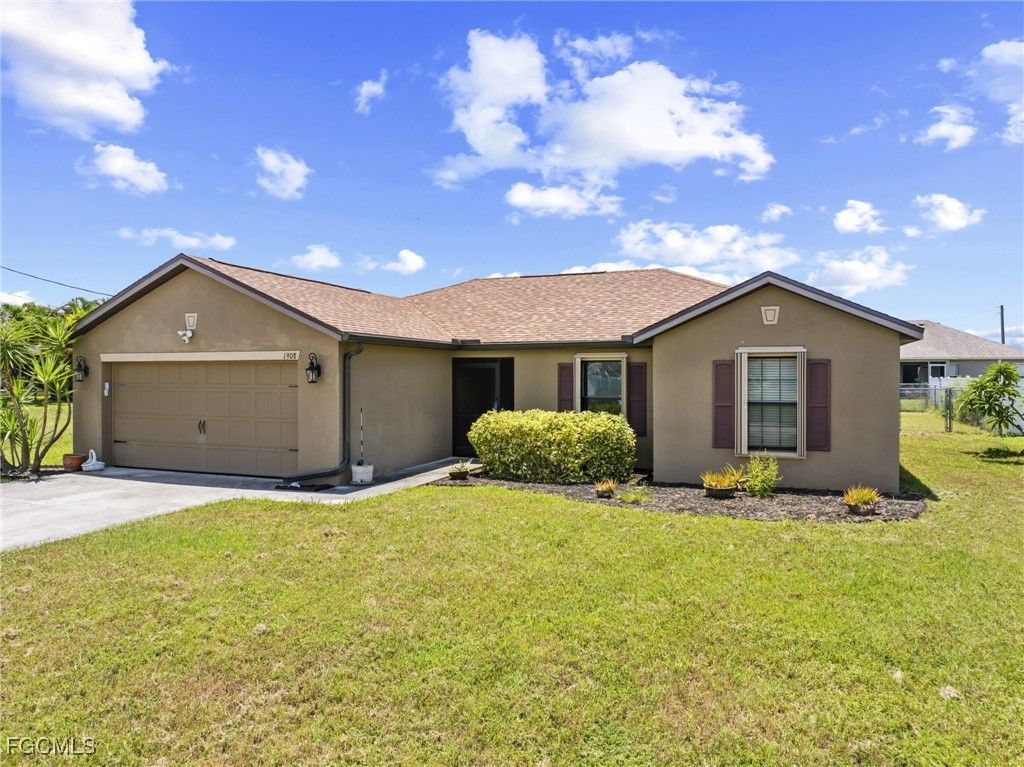 1908 SW 12th TER, Cape Coral, FL 33991