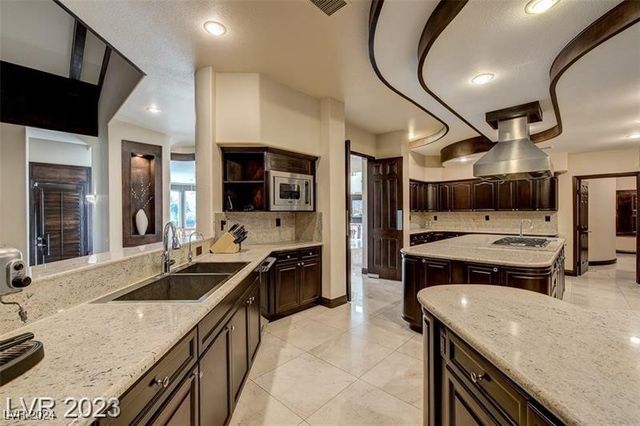 4927 Spanish Heights Drive, Las Vegas, NV 89148