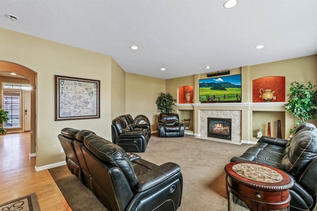 17005 E Morningside Ln, Spokane, WA 99016