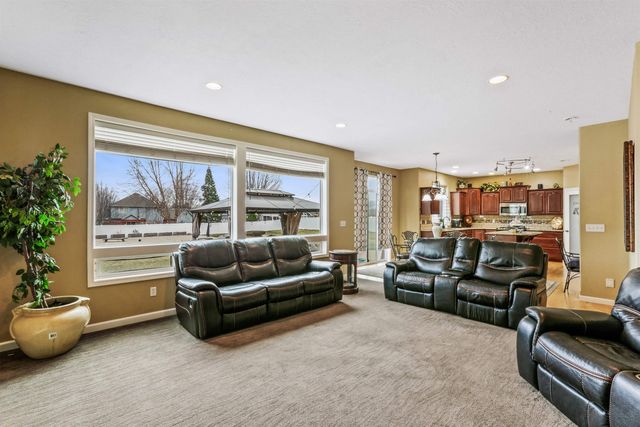 17005 E Morningside Ln, Spokane, WA 99016