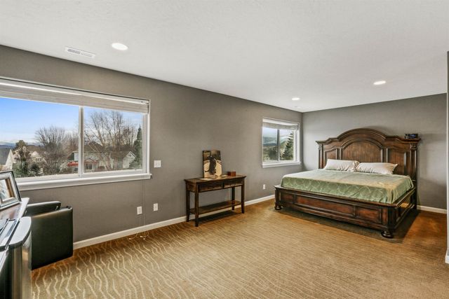 17005 E Morningside Ln, Spokane, WA 99016