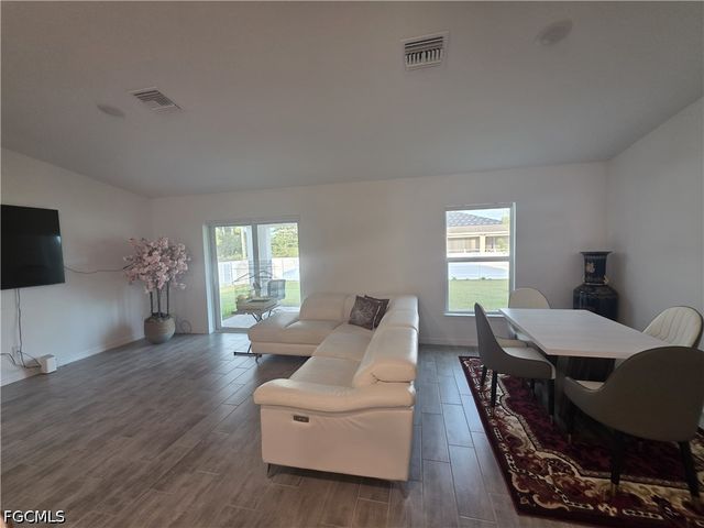 4421 NE 15th PL, Cape Coral, FL 33909