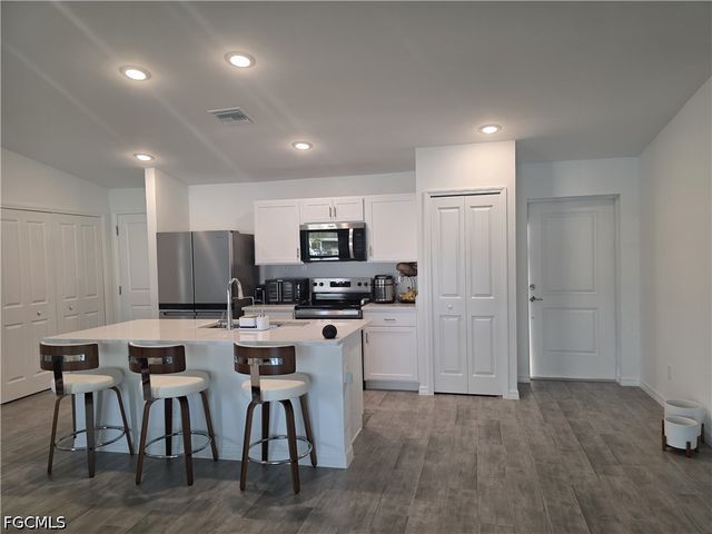 4421 NE 15th PL, Cape Coral, FL 33909