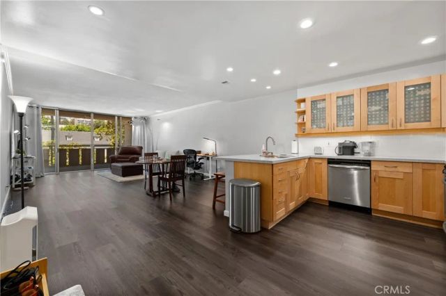 11044 Ophir 403, Los Angeles, CA 90024