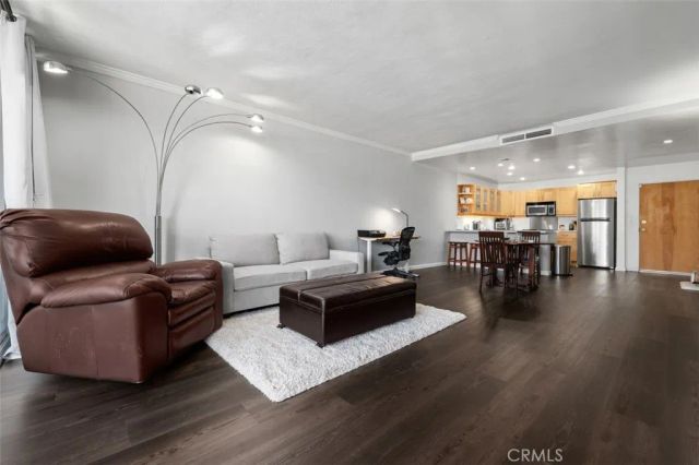 11044 Ophir 403, Los Angeles, CA 90024