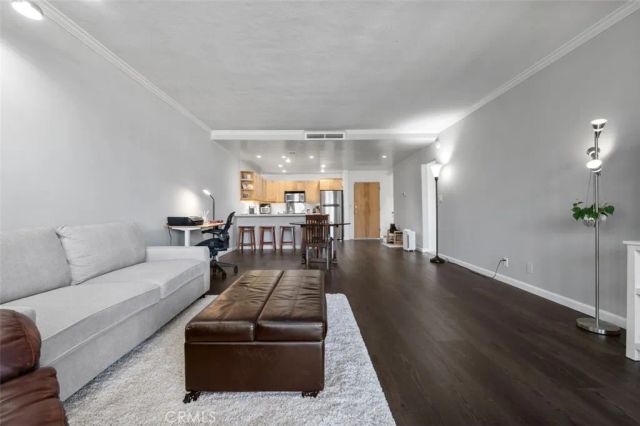 11044 Ophir 403, Los Angeles, CA 90024
