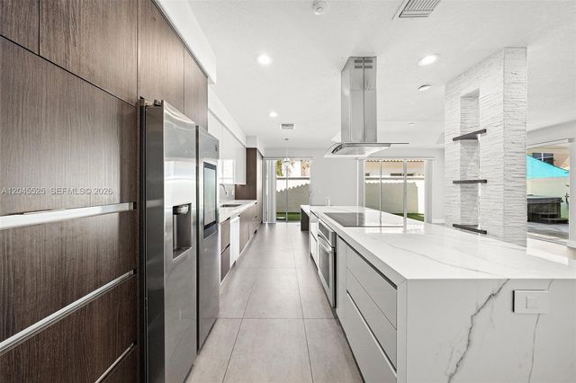 1549 Shoreline Way, Hollywood, FL 33019
