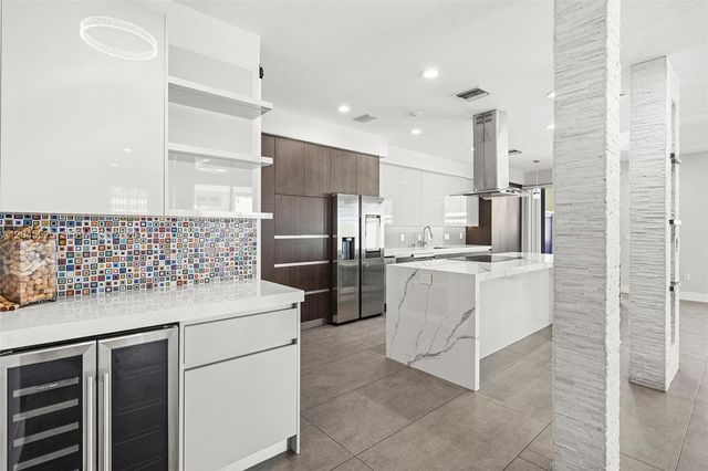 1549 Shoreline Way, Hollywood, FL 33019