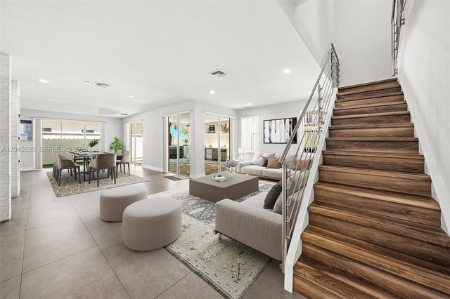 1549 Shoreline Way, Hollywood, FL 33019