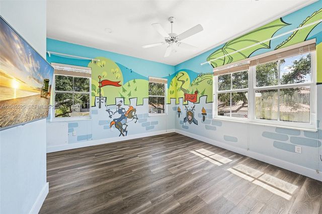 1549 Shoreline Way, Hollywood, FL 33019
