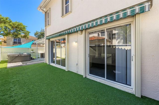 1549 Shoreline Way, Hollywood, FL 33019