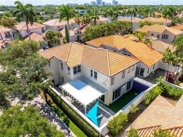 1549 Shoreline Way, Hollywood, FL 33019