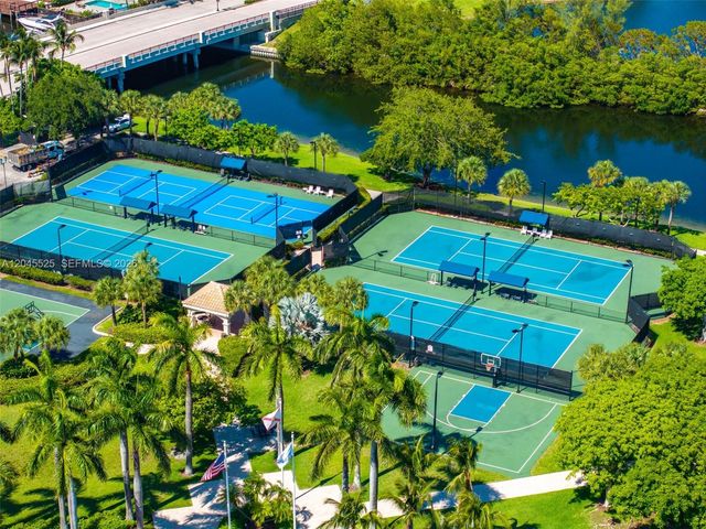 1549 Shoreline Way, Hollywood, FL 33019