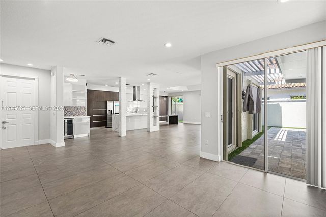 1549 Shoreline Way, Hollywood, FL 33019
