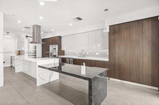 1549 Shoreline Way, Hollywood, FL 33019