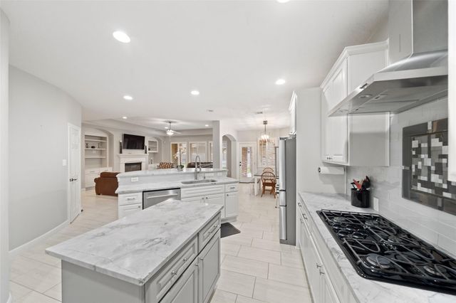 15619 Stone Gables Lane, Houston, TX 77044