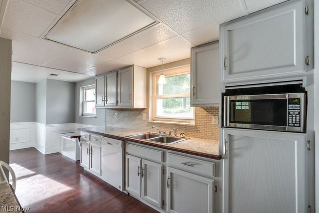 12335 Sunset Drive, Garfield Heights, OH 44125