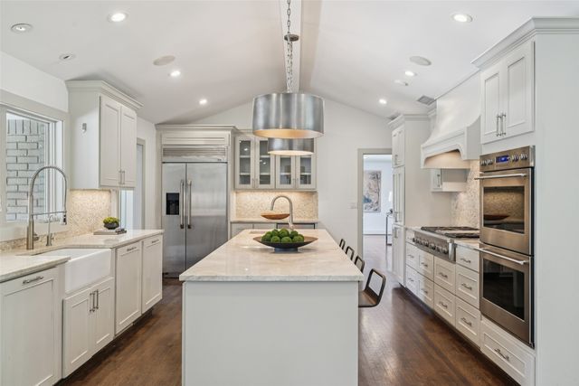 5818 Gramercy Place, Dallas, TX 75230