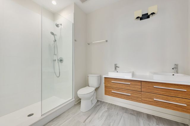 2824 W VAN BUREN Street 302, Chicago, IL 60612