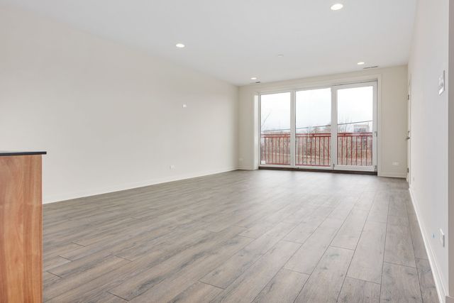 2824 W VAN BUREN Street 302, Chicago, IL 60612