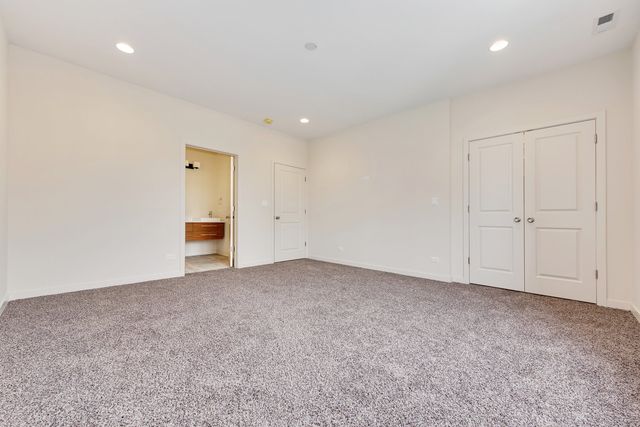 2824 W VAN BUREN Street 302, Chicago, IL 60612