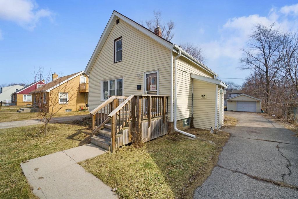 5064 N 56th STREET, Milwaukee, WI 53218