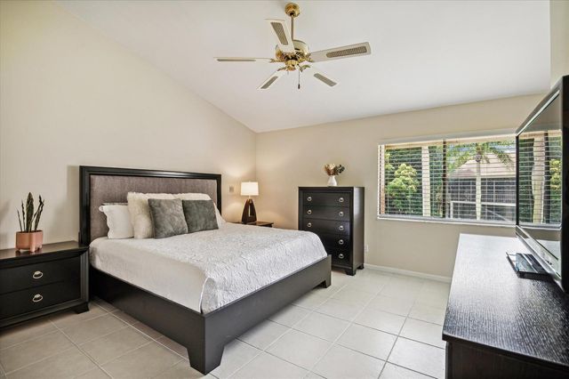 5750 Coach House Circle G, Boca Raton, FL 33486