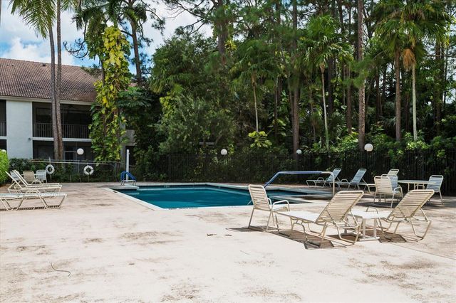 5750 Coach House Circle G, Boca Raton, FL 33486