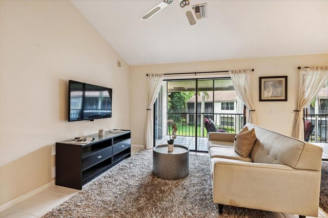 5750 Coach House Circle G, Boca Raton, FL 33486