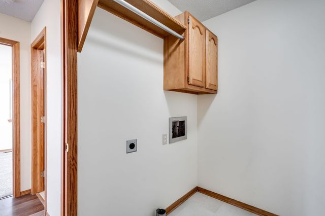 727 Chukker Ln, Haysville, KS 67060